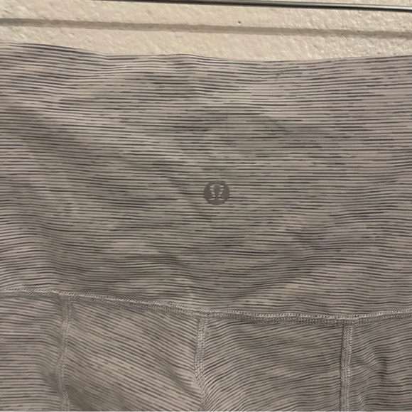 Lululemon Wunder Under 23” Crop Leggings Light Grey High Rise - Picture 7 of 9